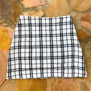 Storia Skirt size Small Preppy Black white plaid